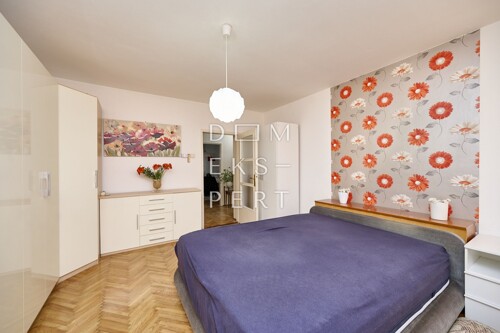 Thumbnail 6235281 - 9