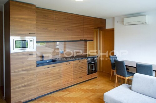 Prečko, Prekrasan trosobni stan sa garažnim mjestom, 69m2