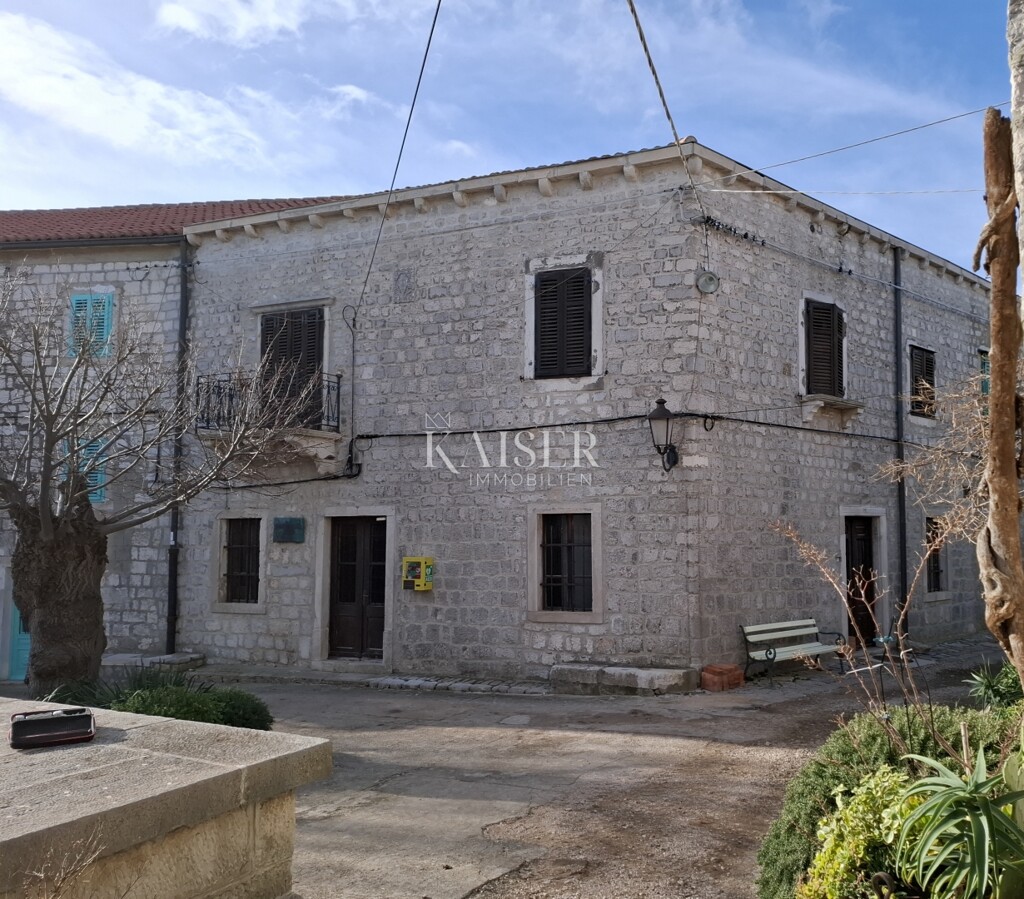 Image 6235486 - 12