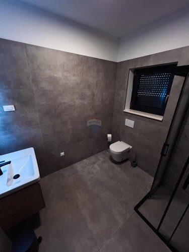 Thumbnail 6235560 - 7