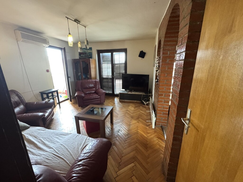 Image 6235594 - 7
