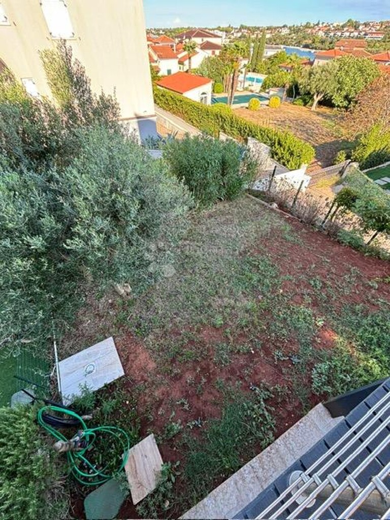 Image 6236614 - 6
