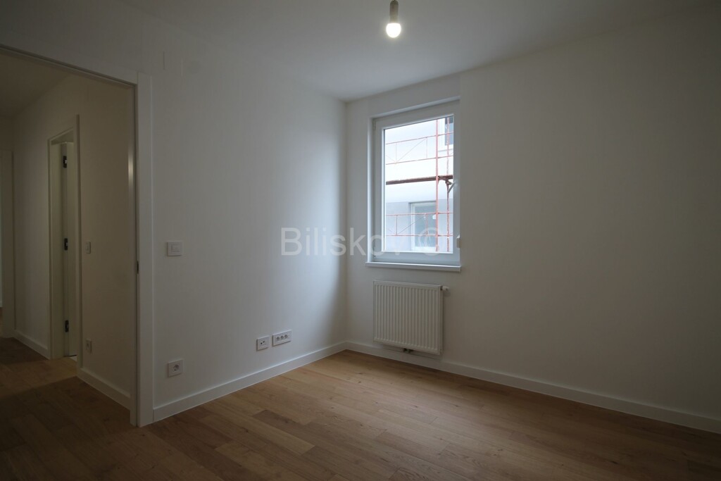 Image 6236630 - 9