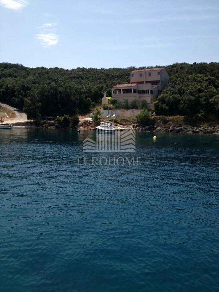 Image 6236686 - 3