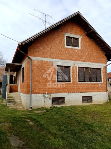BJELOVAR, KUĆE, GOSPODARSKE ZGRADE I ZEMLJIŠTE 2513 m2-PRILI