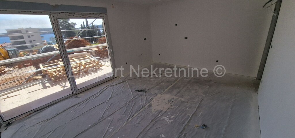 Image 6237359 - 8