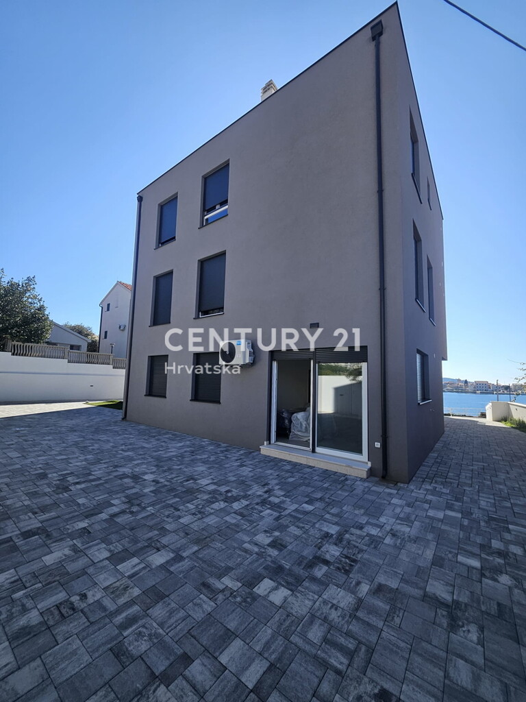 Image 6237900 - 9