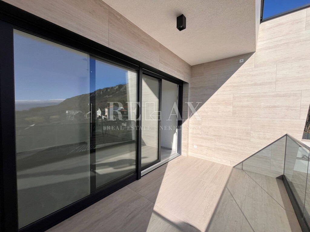 Image 6238051 - 17