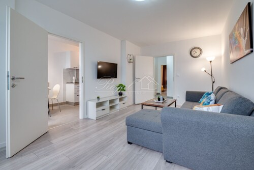 RIJEKA, ZAMET - Moderno uređen stan 2S+DB, balkon,pogled