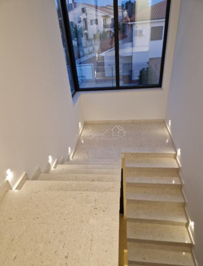Image 6238464 - 8