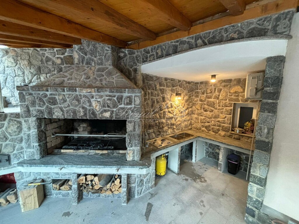 Image 6238472 - 11