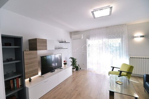 BIVIO - Stan 2S+DB, 70m2, terasa, parkirno mjesto