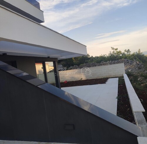 Thumbnail 6238542 - 3