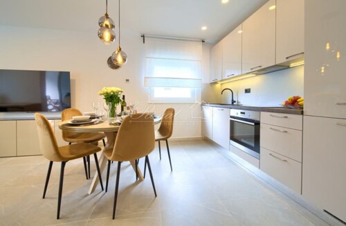 RIJEKA, ŠKURINJE - Novouređen stan 60m2 s pogledom na more