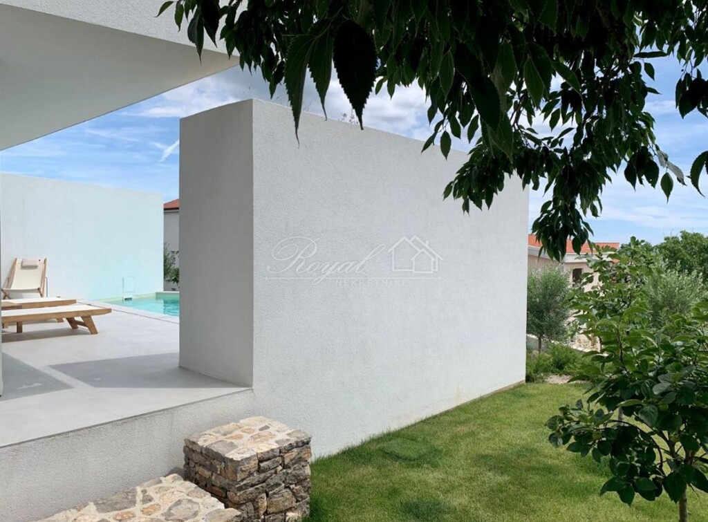 Image 6238667 - 24