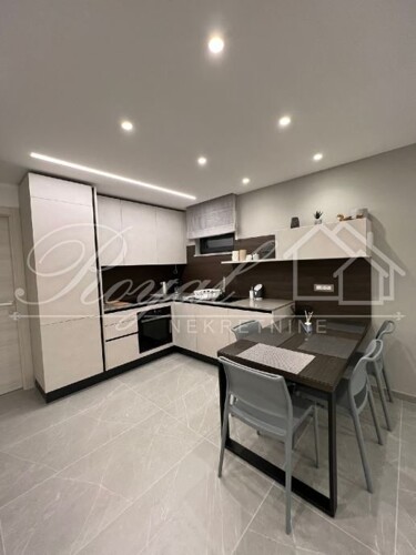 RIJEKA, KRIMEJA - Luksuzno uređen stan, 70m2, novogradnja