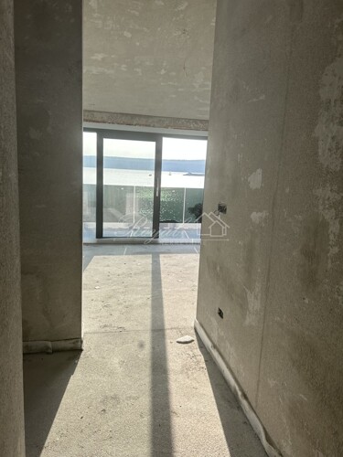 Thumbnail 6239130 - 3