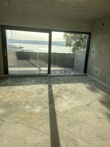 Thumbnail 6239130 - 6