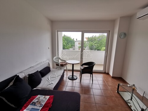 CRIKVENICA, JADRANOVO - Dvoetažan stan, 110m2, 200m od mora