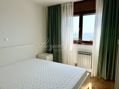 RIJEKA, KRNJEVO - Moderno uređen stan 1S+DB