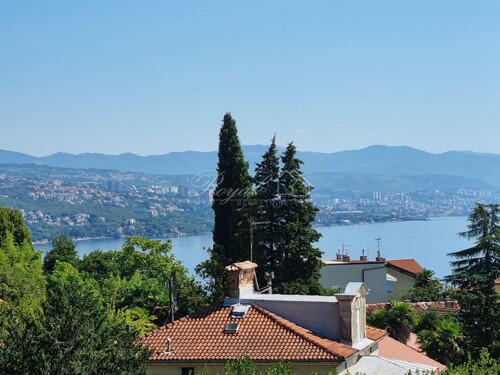 OPATIJA - Luksuzno uređen stan sa zajedničkim bazenom