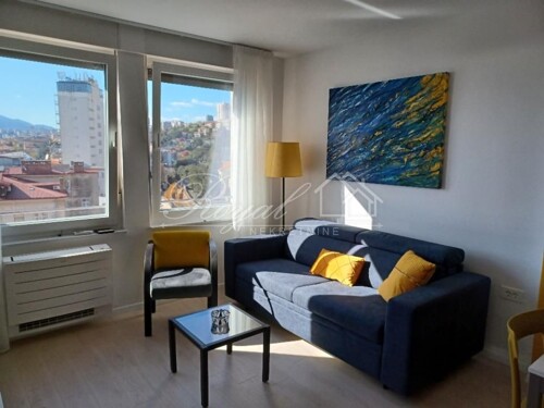 RIJEKA, CENTAR - Lijepo uređeni stan 2S+DB