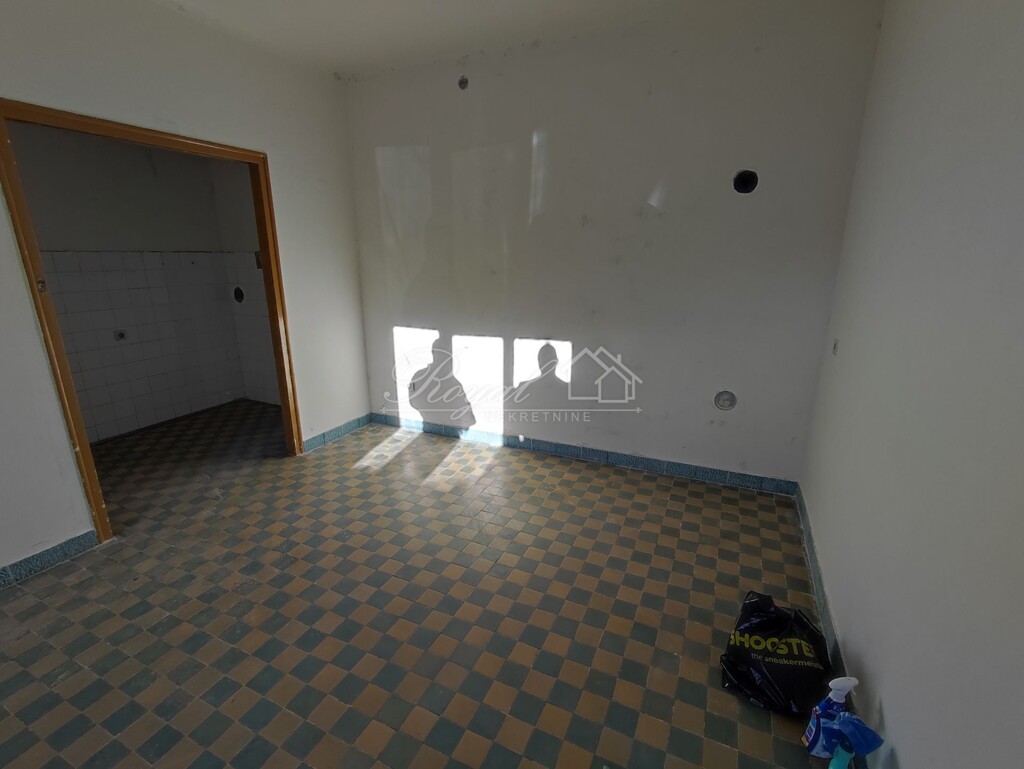 Image 6239424 - 7