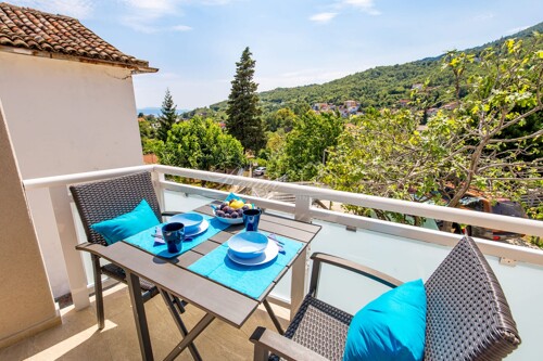 MATULJI - Lijepo uređeni stan za najam 80m2
