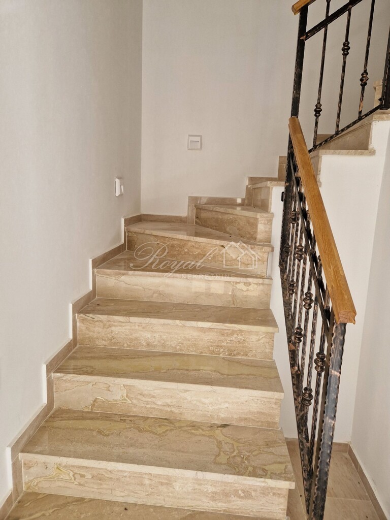 Image 6239469 - 9