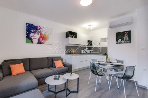 RIJEKA, POTOK - Moderno uređen stan 2S+DB