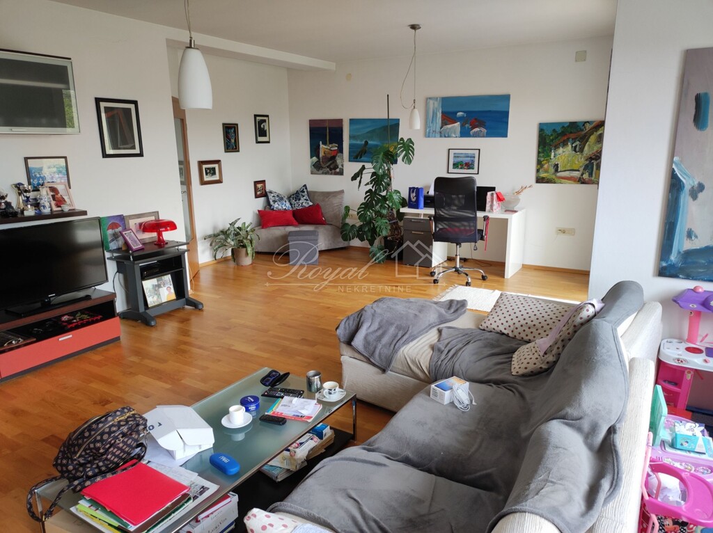Image 6239696 - 7