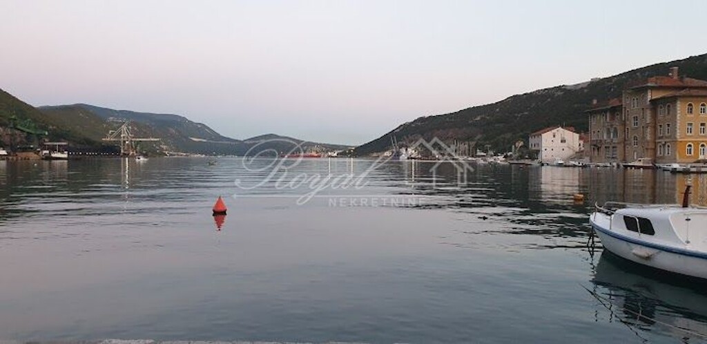Image 6239698 - 3