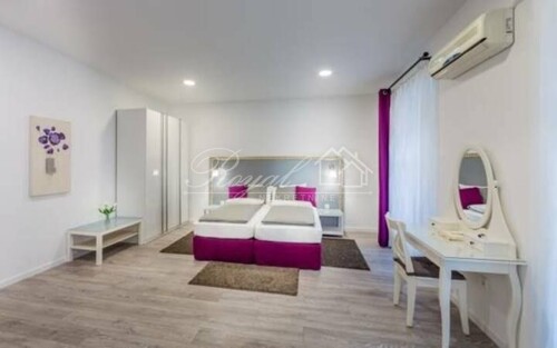 Centar, novouređen 2s+db, 1.000€/mj.