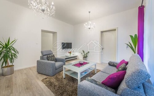 Centar, novouređen 2s+db, 1.000€/mj.