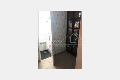 Thumbnail 6239747 - 4