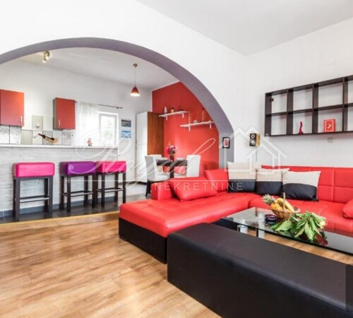 APARTMAN KOSTRENA