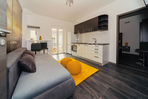 CENTAR, 33M2
