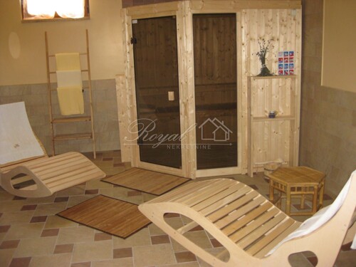 Thumbnail 6240041 - 3