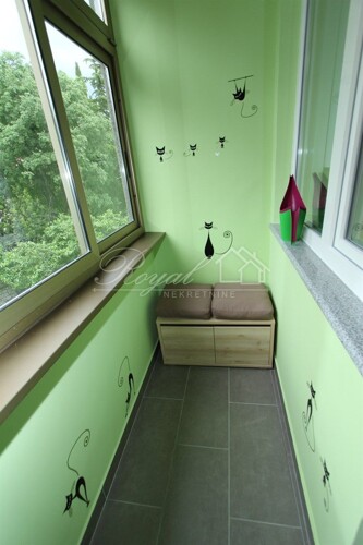 Thumbnail 6240066 - 9
