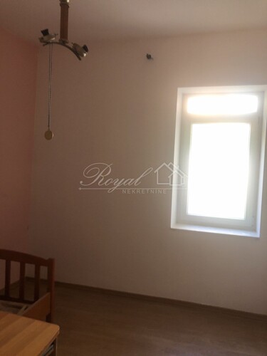 Thumbnail 6240076 - 10