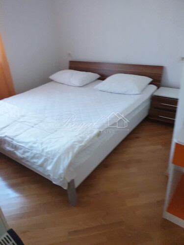Martinkovac, 2s+db sa galerijom, 900€/mj.