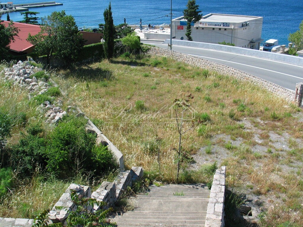 Image 6240240 - 10