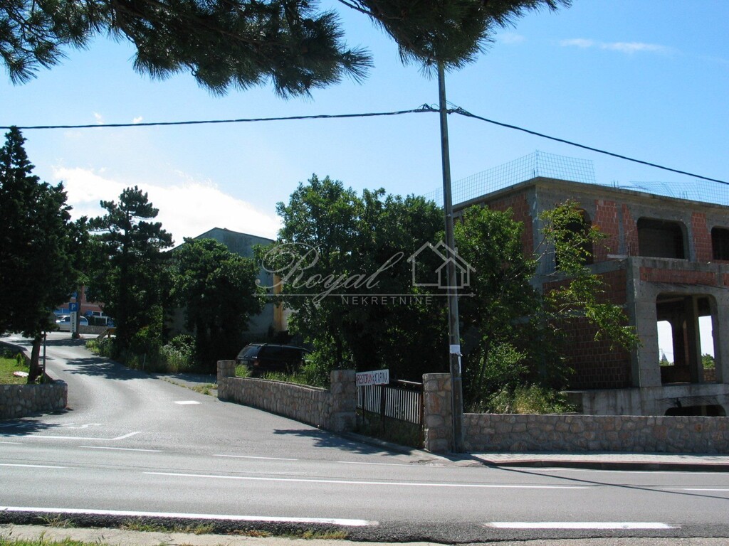 Image 6240240 - 1