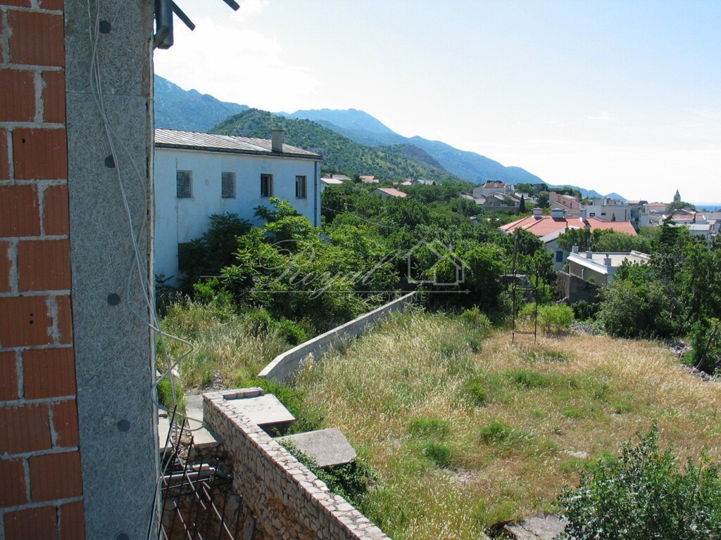 Image 6240240 - 9