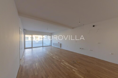Osijek, Cvjetno naselje, moderan stan u urbanoj vili 124 m2 2. kat