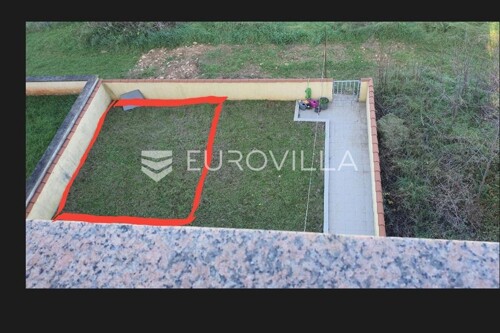 Thumbnail 6240675 - 9
