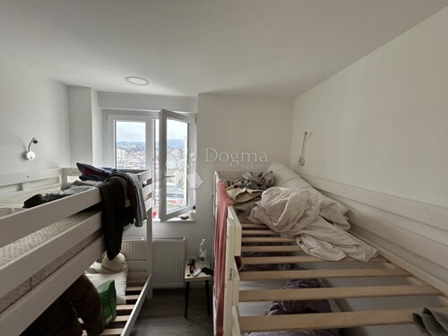 Thumbnail 6242169 - 9