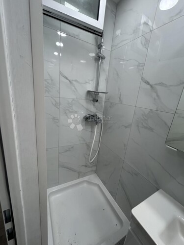 Thumbnail 6242169 - 12