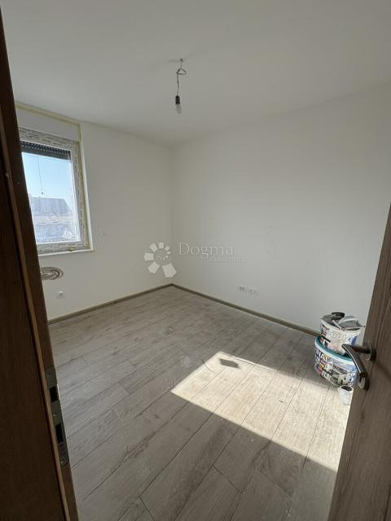Image 6242211 - 6