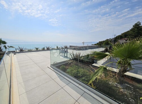 PENTHOUSE SA VLASTITIM BAZENOM